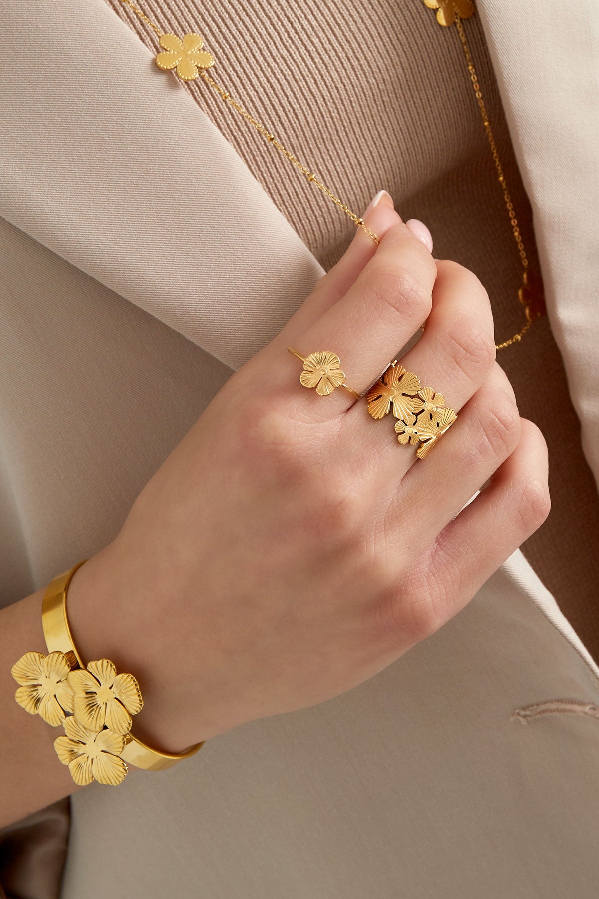 Goud Fiorella Bloom Ring RVS Goud – detail close-up | Tudor Gems