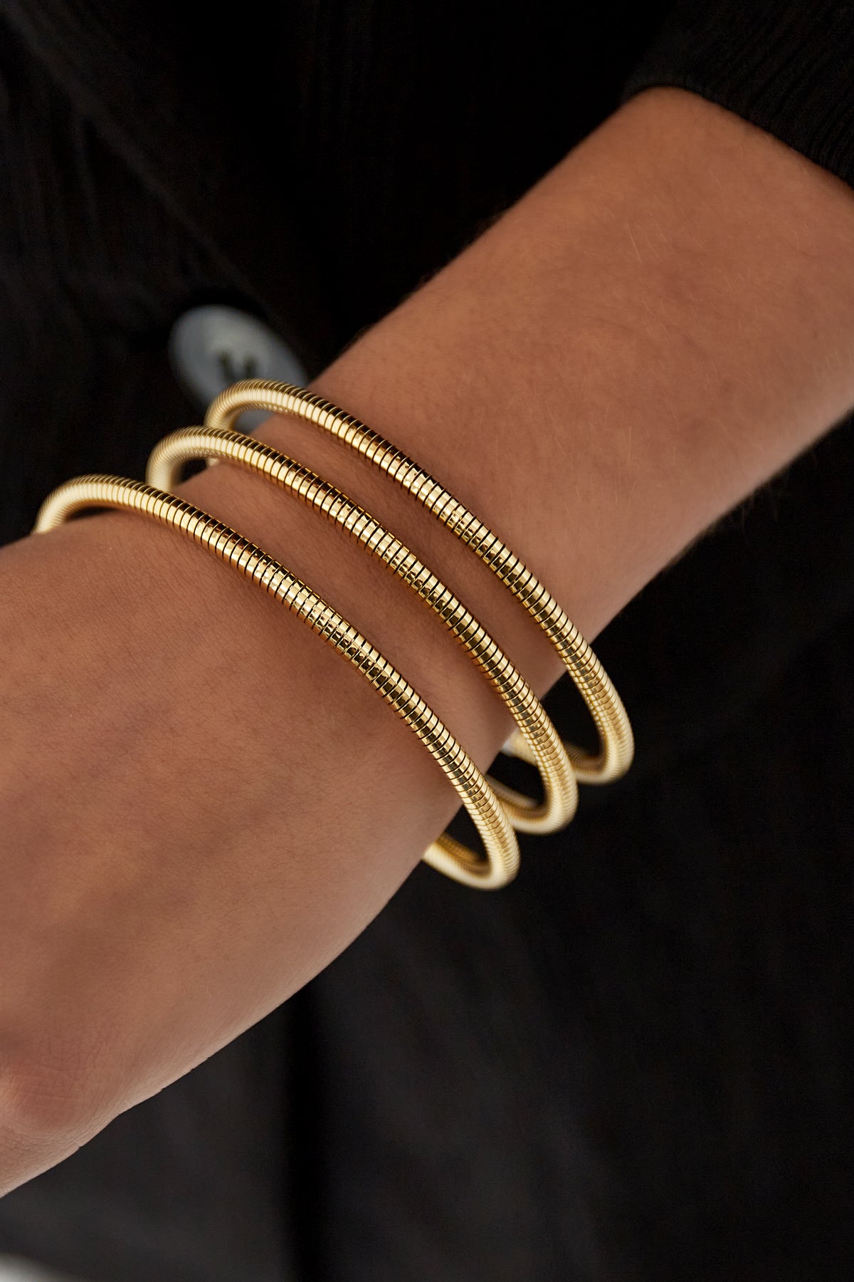Goud & Zilver Snake Wikkelarmband RVS – Goud & Zilver – detail close-up | Tudor Gems
