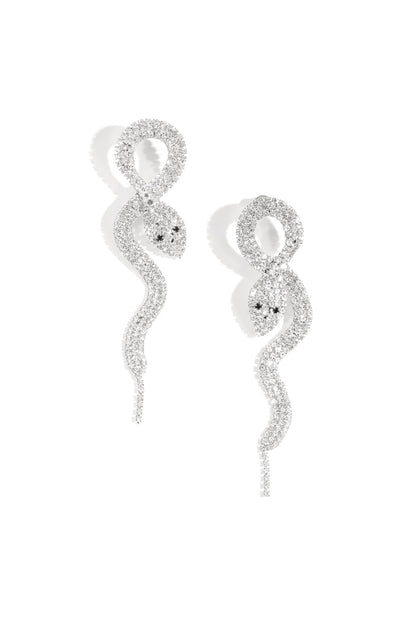 Goud & Zilver Luminara Crystal Snake Oorbellen RVS Goud & Zilver – lifestyle shot | Tudor Gems