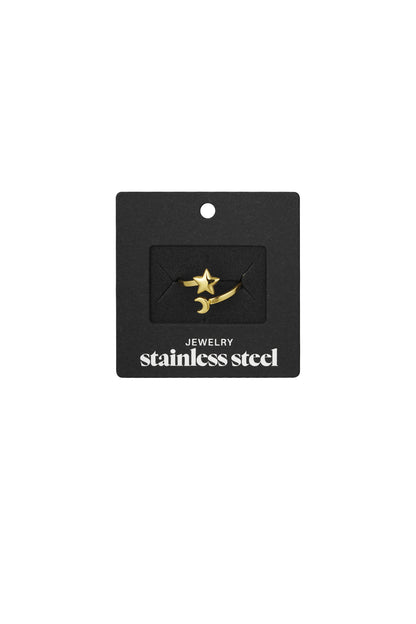 Goud & Zilver Celestia Moon Star Ring RVS Goud & Zilver – gedragen op model | Tudor Gems