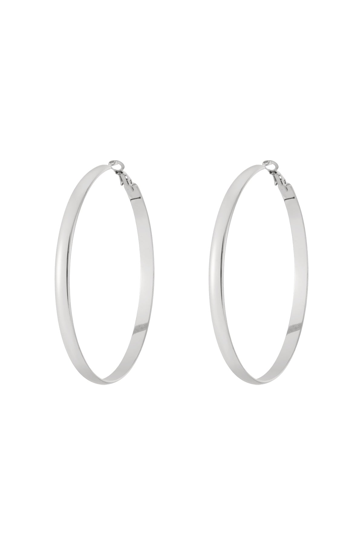 Goud & Zilver Nova Classic Hoop Oorbellen RVS Goud & Zilver – gedragen op model | Tudor Gems