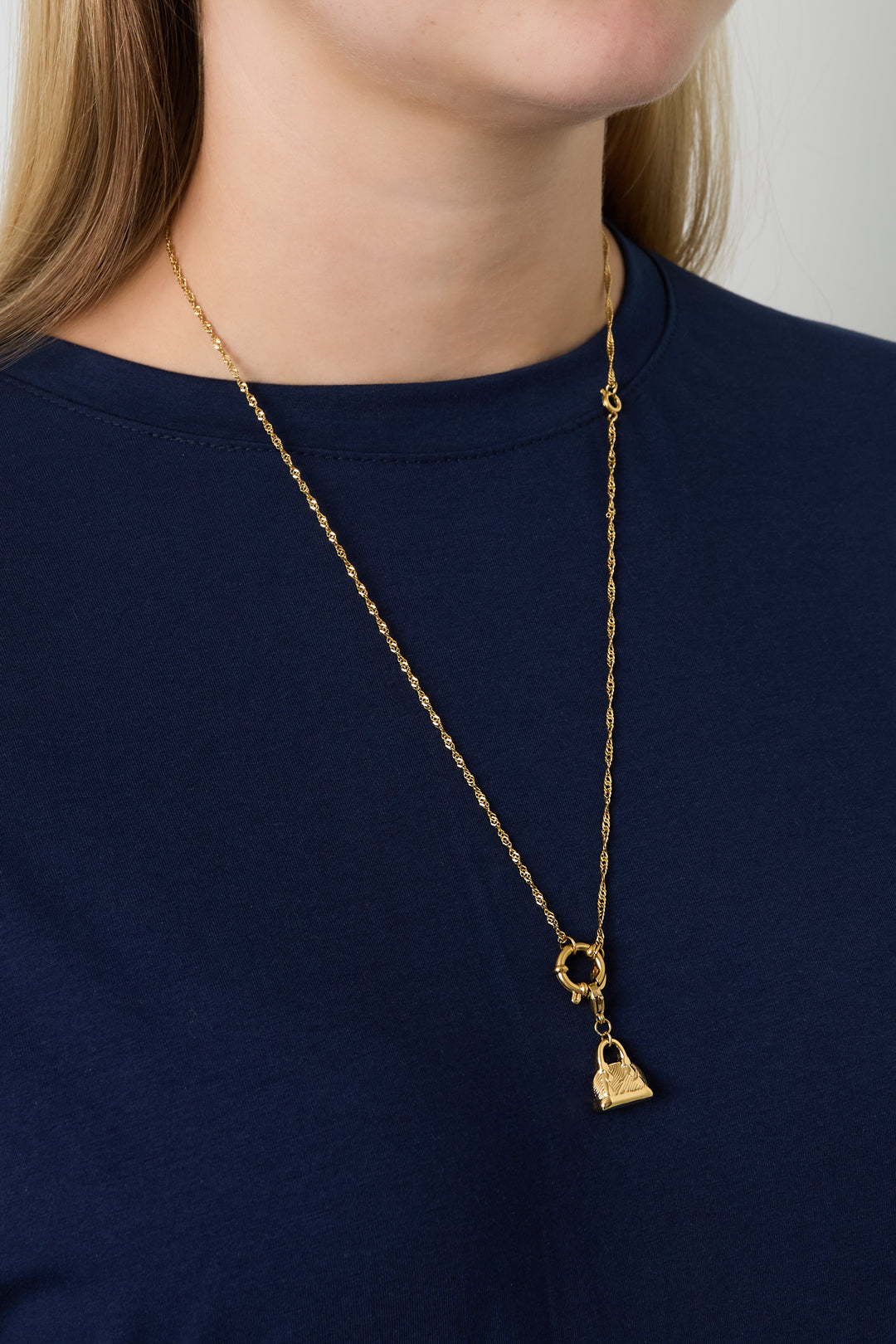 Goud Nova Minimal Necklace – Gouden RVS Ketting voor Dames – detail close-up | Tudor Gems