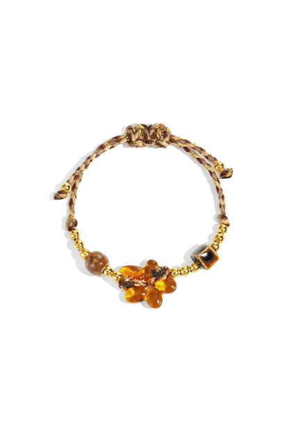 Boheme Flower Beaded Armband Rood Grijs Bruin RVS – gedragen op model | Tudor Gems