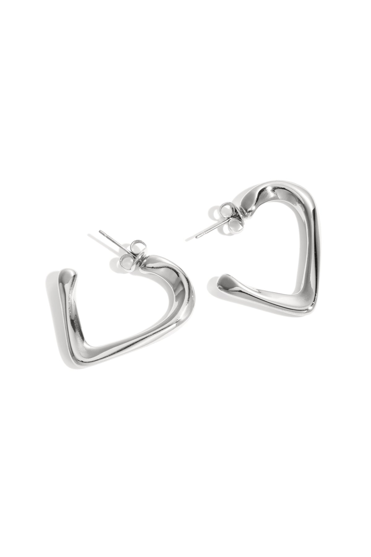 Goud & Zilver Valencia Heart Hoops – RVS Oorbellen Goud & Zilver – lifestyle shot | Tudor Gems