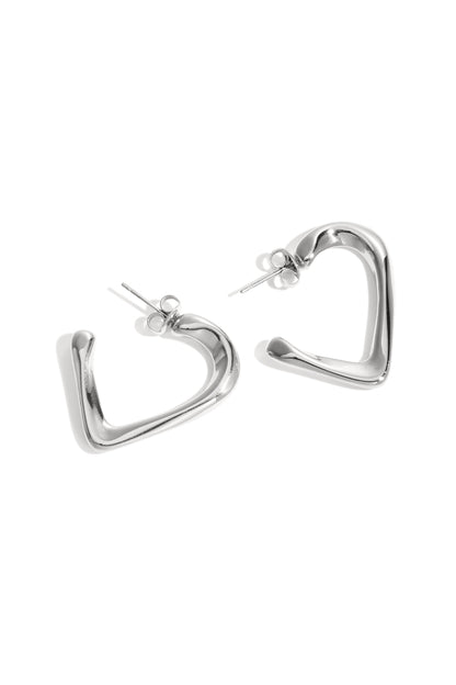 Goud & Zilver Valencia Heart Hoops – RVS Oorbellen Goud & Zilver – lifestyle shot | Tudor Gems