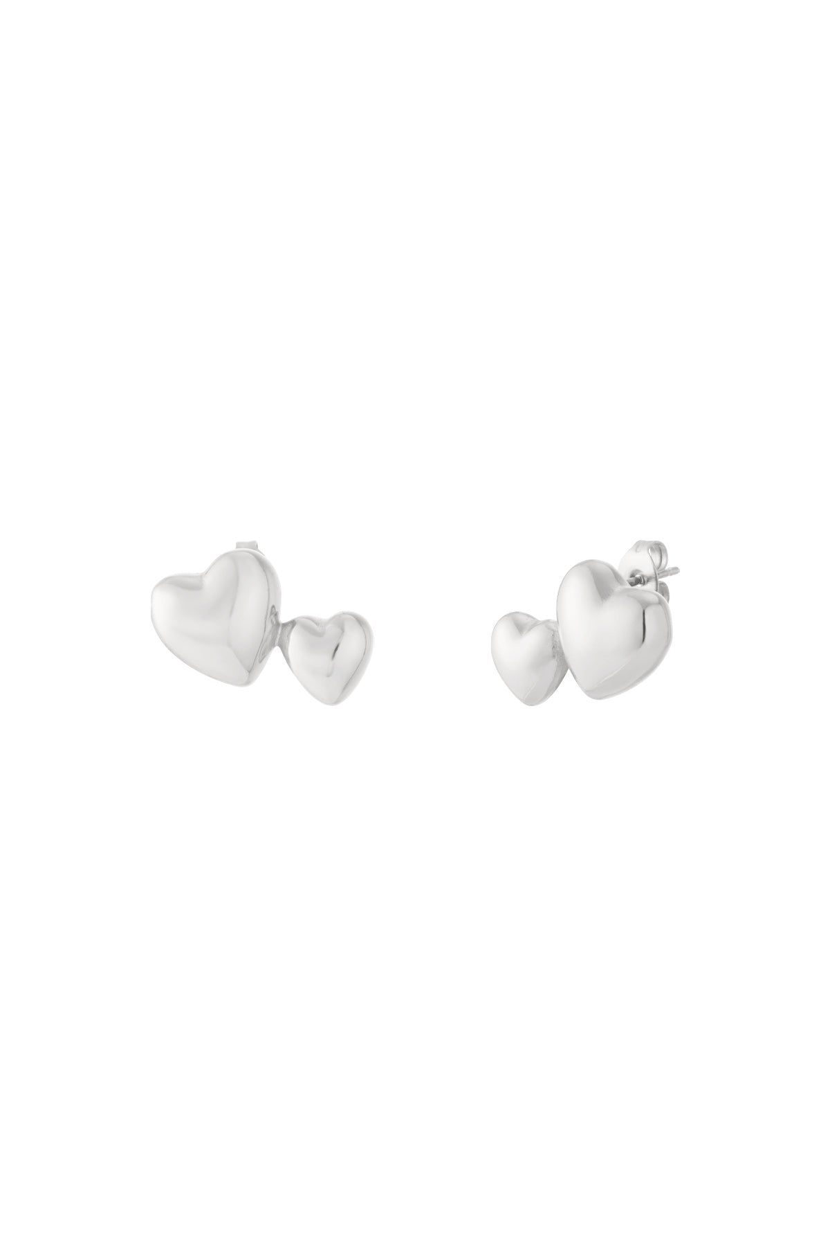 Goud & Zilver Luna Heart Stud Oorbellen RVS Goud & Zilver – gedragen op model | Tudor Gems