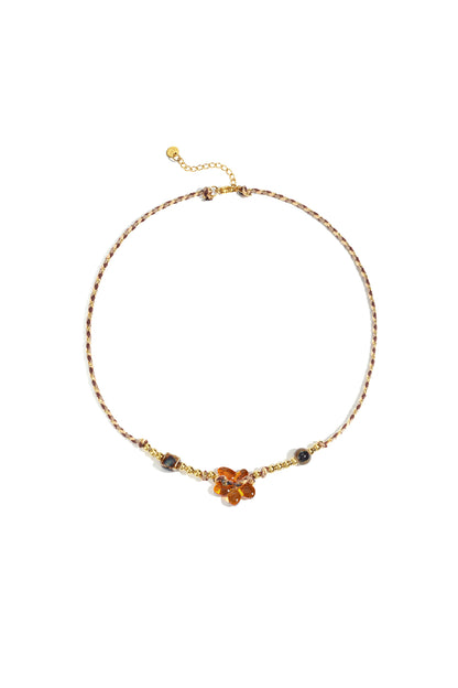 Seraphina Flower Beaded Ketting Rood Grijs Bruin RVS – productfoto | Tudor Gems