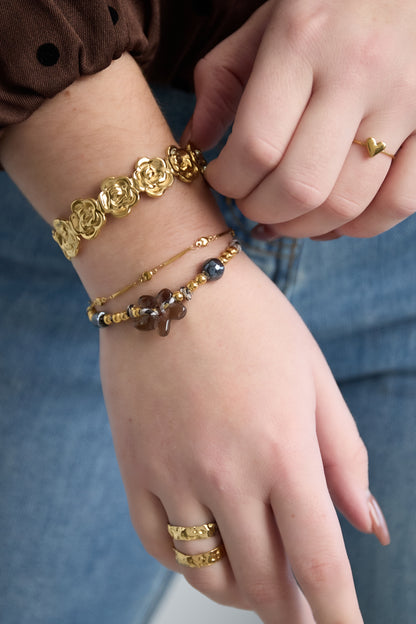 Boheme Flower Beaded Armband Rood Grijs Bruin RVS – detail close-up | Tudor Gems