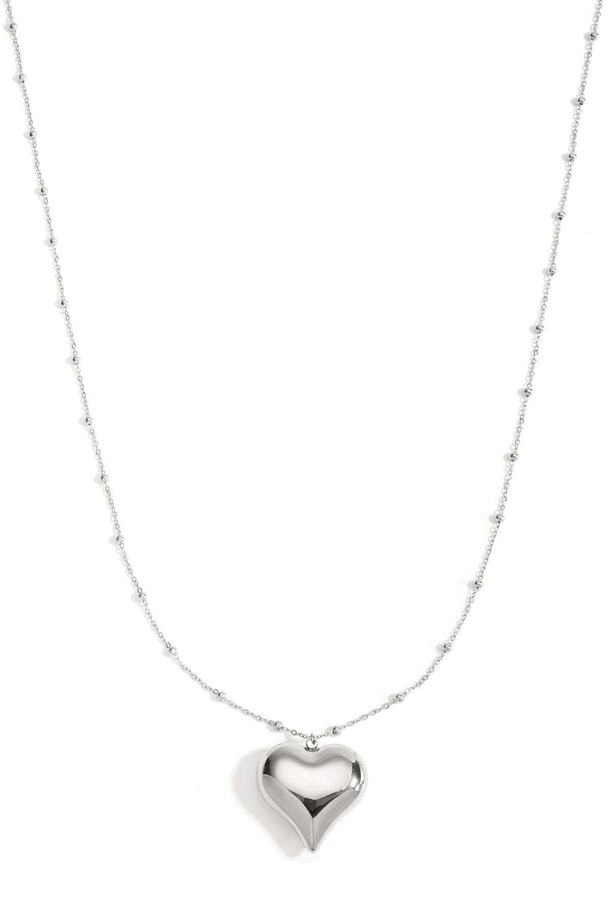 Zilver Lunéa Amour – Lange RVS Hart Ketting Zilver – lifestyle shot | Tudor Gems