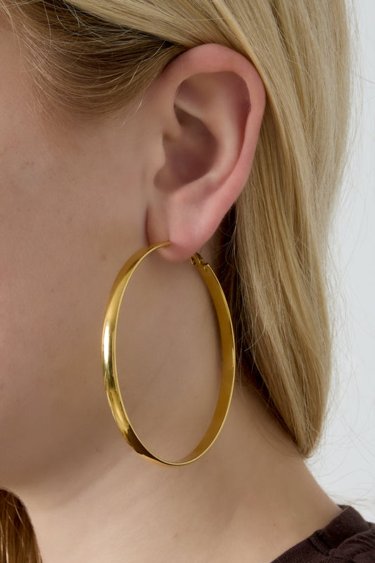 Goud & Zilver Nova Classic Hoop Oorbellen RVS Goud & Zilver – detail close-up | Tudor Gems