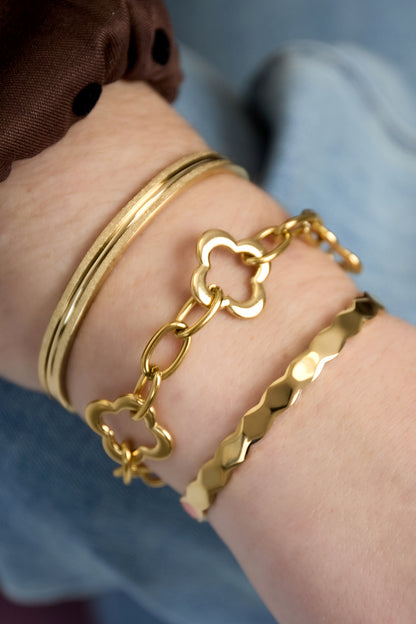 Goud & Zilver Valenza Textured Bangle RVS Goud & Zilver – detail close-up | Tudor Gems