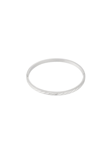 Goud & Zilver Geo Luxe Bangle Armband RVS – Goud & Zilver – gedragen op model | Tudor Gems
