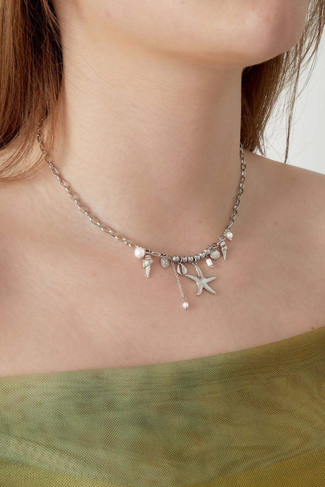 Goud & Zilver Ocean Luxe Charm Ketting RVS Goud & Zilver – gedragen op model | Tudor Gems