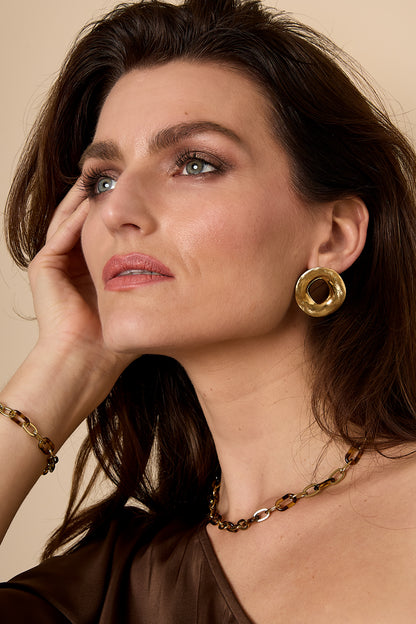 Goud & Zilver Statement Oorbellen RVS Rond Goud & Zilver – Soléa Orbit – detail close-up | Tudor Gems