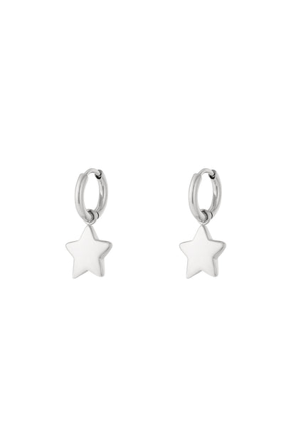 Goud & Zilver Tiny Star Hoop Oorbellen RVS – Goud & Zilver – gedragen op model | Tudor Gems