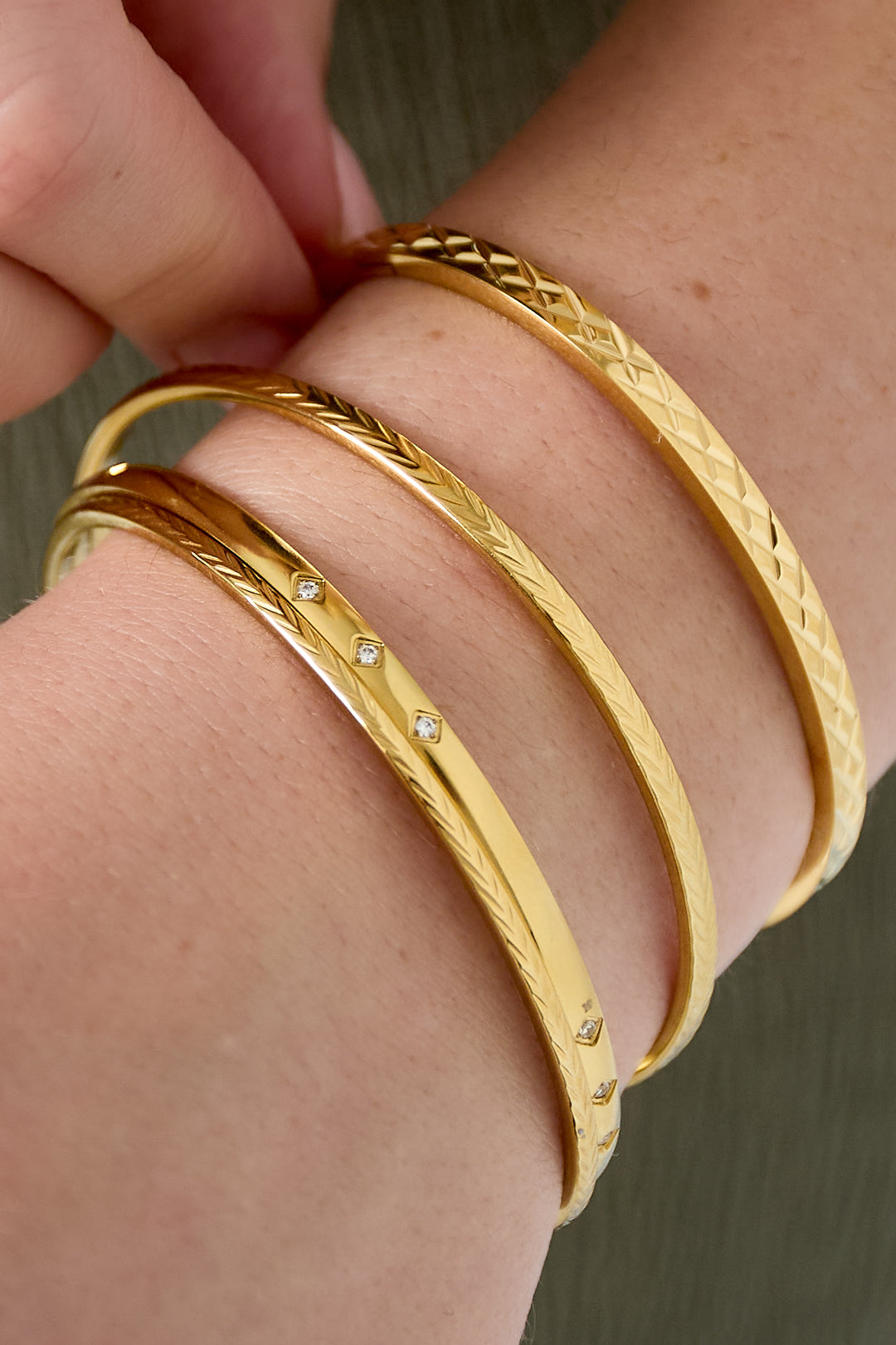 Goud & Zilver Milano Checker Bangle RVS – Goud & Zilver – detail close-up | Tudor Gems