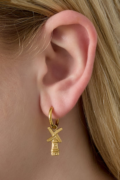 Goud & Zilver Amora Dutch Breeze Windmolen Oorbellen RVS Goud & Zilver – detail close-up | Tudor Gems