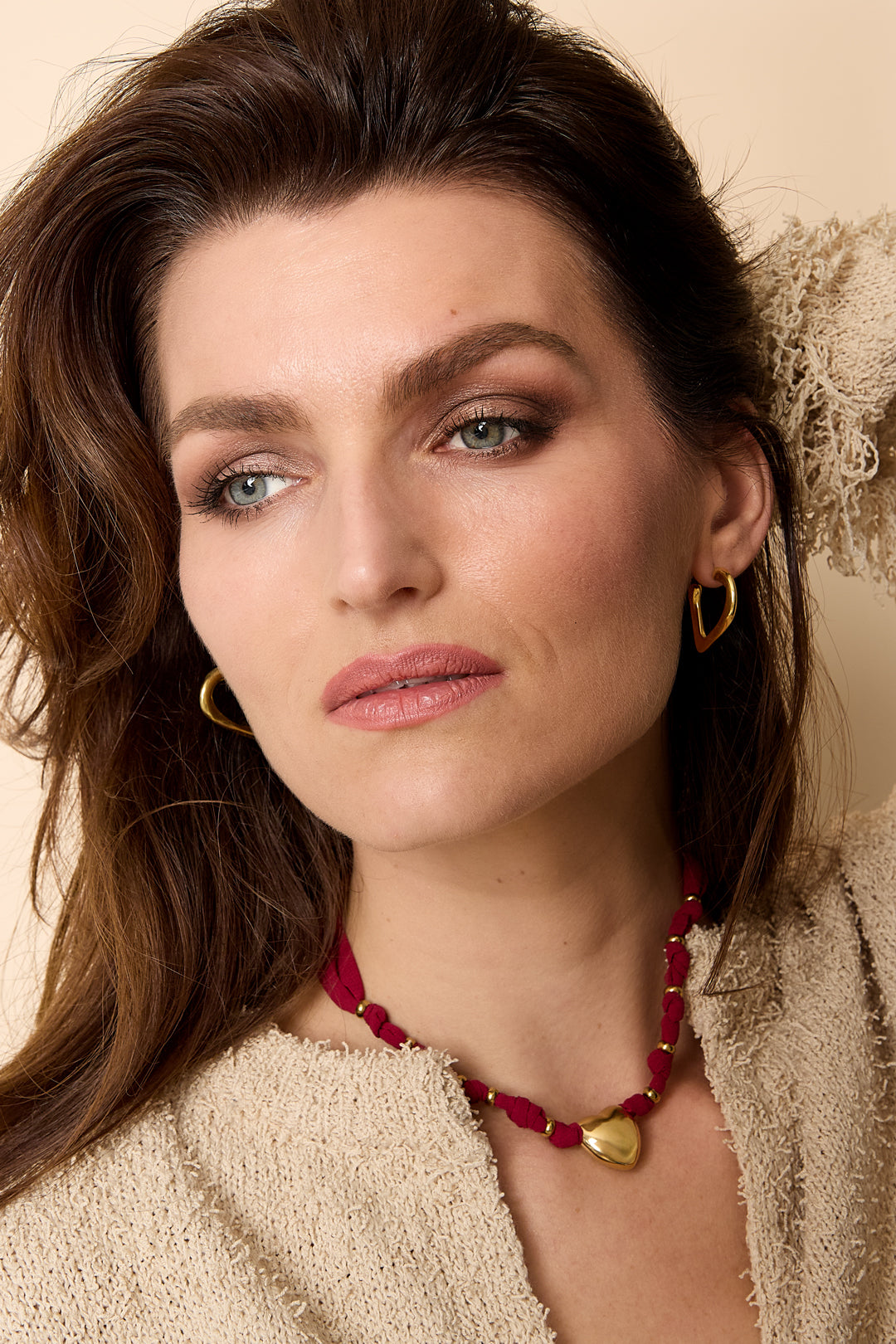 Goud & Zilver Valencia Heart Hoops – RVS Oorbellen Goud & Zilver – detail close-up | Tudor Gems