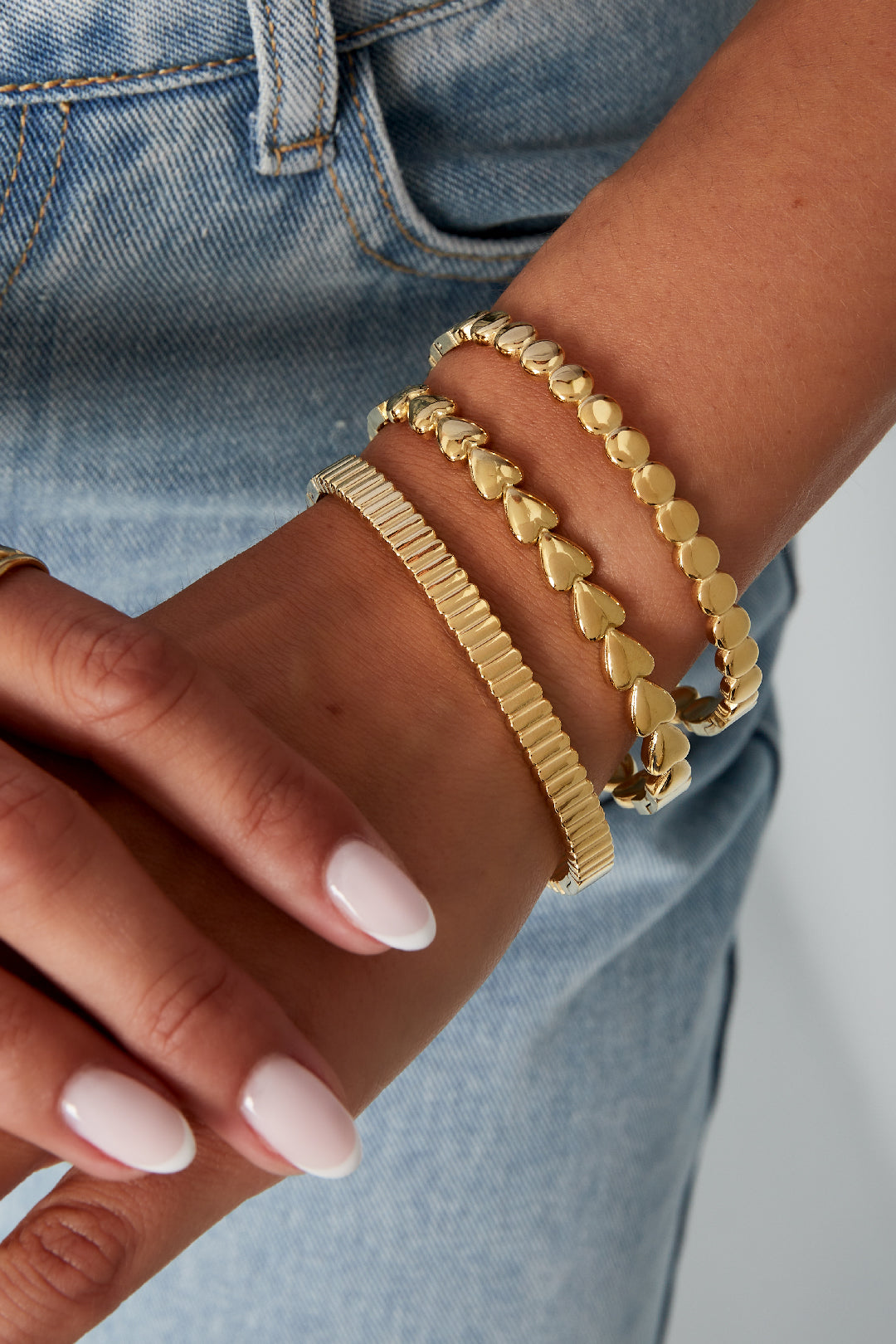 Goud & Zilver Circled Beads Bangle RVS Goud & Zilver – detail close-up | Tudor Gems