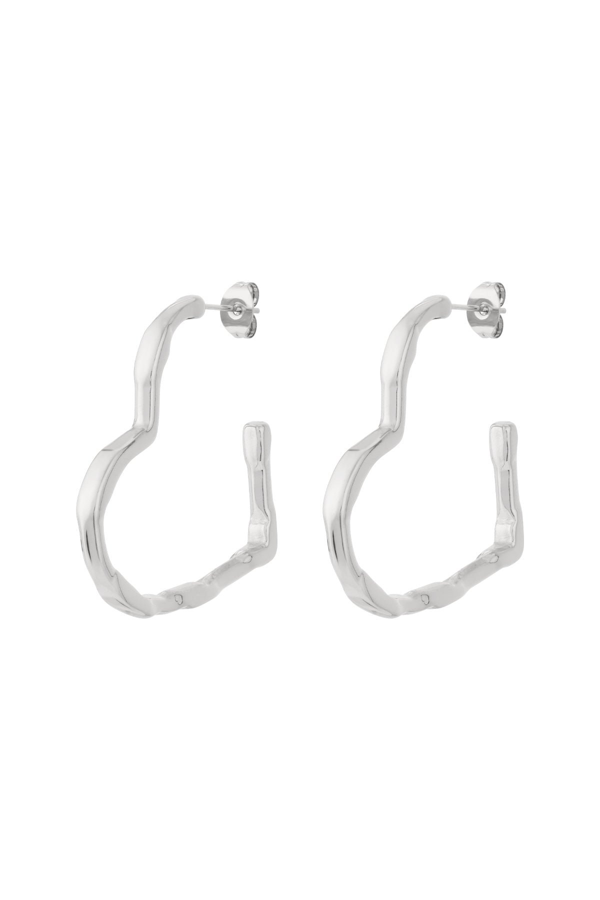 Goud & Zilver Big Heart Hoop Oorbellen RVS – Goud & Zilver – gedragen op model | Tudor Gems