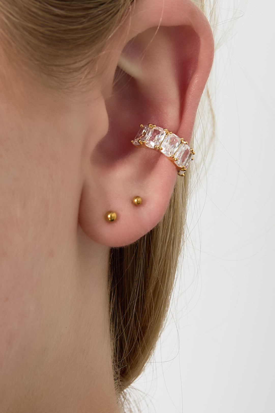 Goud & Zilver Glamour Shine Ear Cuff Zirkonia (Goud & Zilver) RVS – detail close-up | Tudor Gems