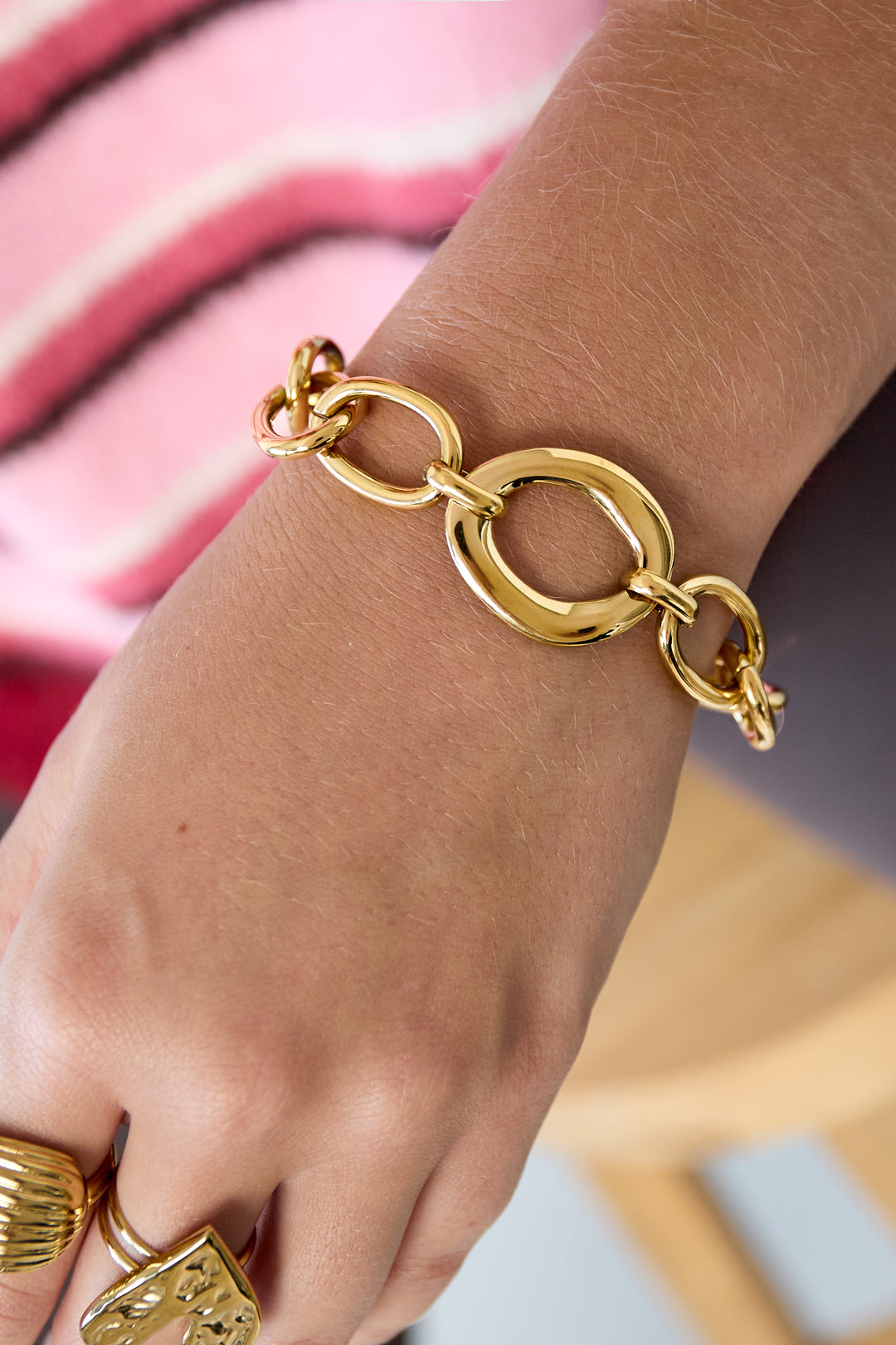 Goud & Zilver Aurora Bold Chain Armband RVS Goud & Goud/Zilver – detail close-up | Tudor Gems