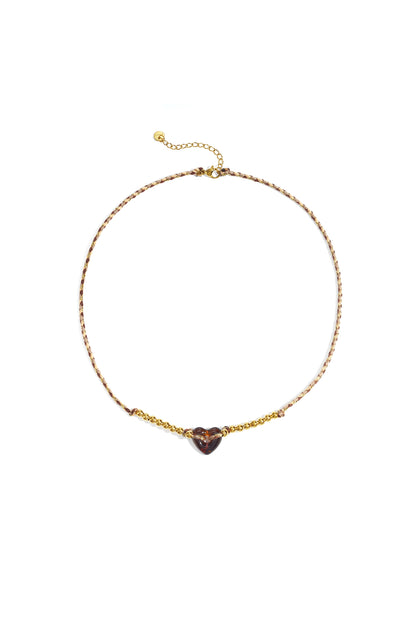 LUNARA Ember Heart Choker – Rood, Bruin, Grijs & Brons RVS – lifestyle shot | Tudor Gems