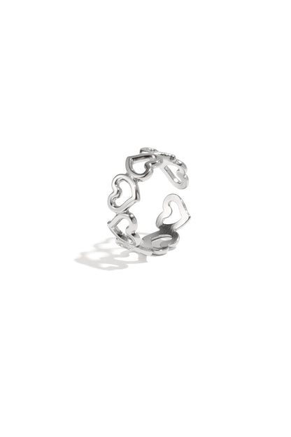 Goud & Zilver Amour Heart Ring RVS – Goud & Zilver – gedragen op model | Tudor Gems
