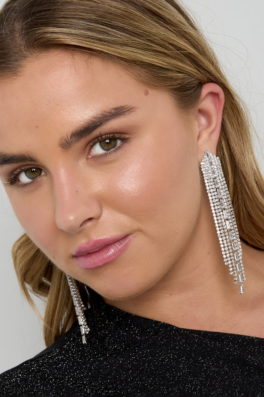 Goud & Zilver RVS Dangle Oorbellen met Zirkonia – Goud & Zilver Luxe Statement – detail close-up | Tudor Gems