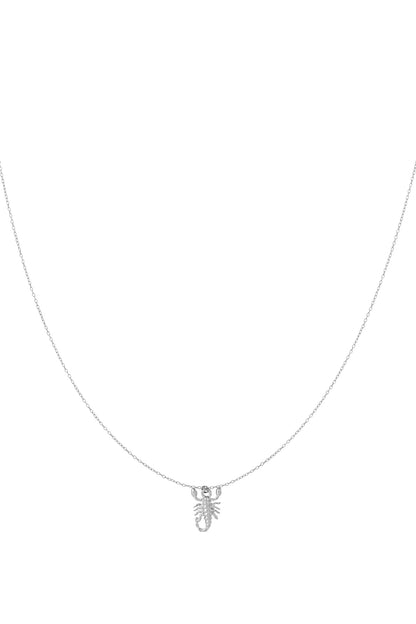 Goud & Zilver Scorpio Spirit Ketting RVS – Goud & Zilver – gedragen op model | Tudor Gems